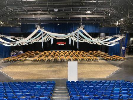 Notre zone d'activité pour ce service Location de chaises en PVC et en bois pour séminaire avec installation complète (surcoût), confort garanti, livraison et reprise incluses